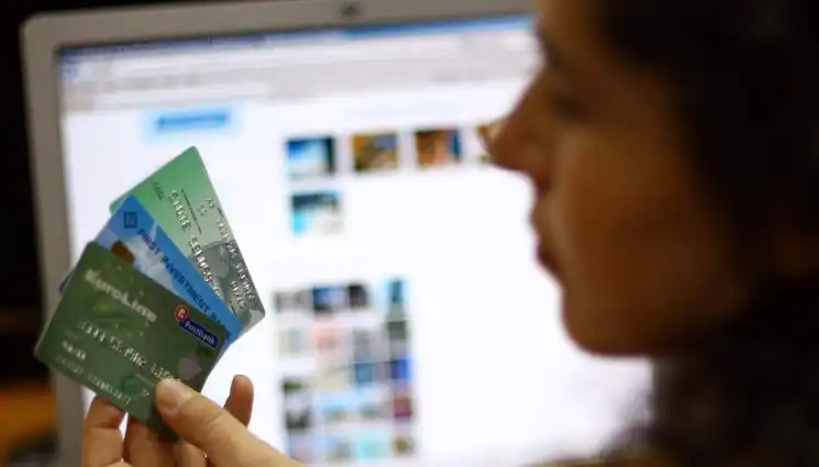 Онлайн магазините "пускат кепенци" заради еврото
