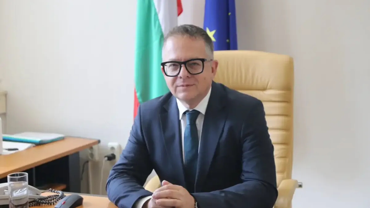 Вицето на икономиката Барбалов пред БЛИЦ за новите инвестиции у нас, как ни засягат митата от САЩ и накъде гледат българските предприемачи