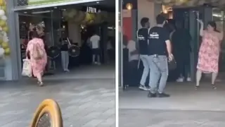 Улични музиканти в Турция накараха минувачка да хвърли торбите и да танцува Видео