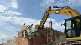 Бутат над 100 незаконни къщи в "Лозенец" пред погледа на жандармерия и кмета на Стара Загора Снимки