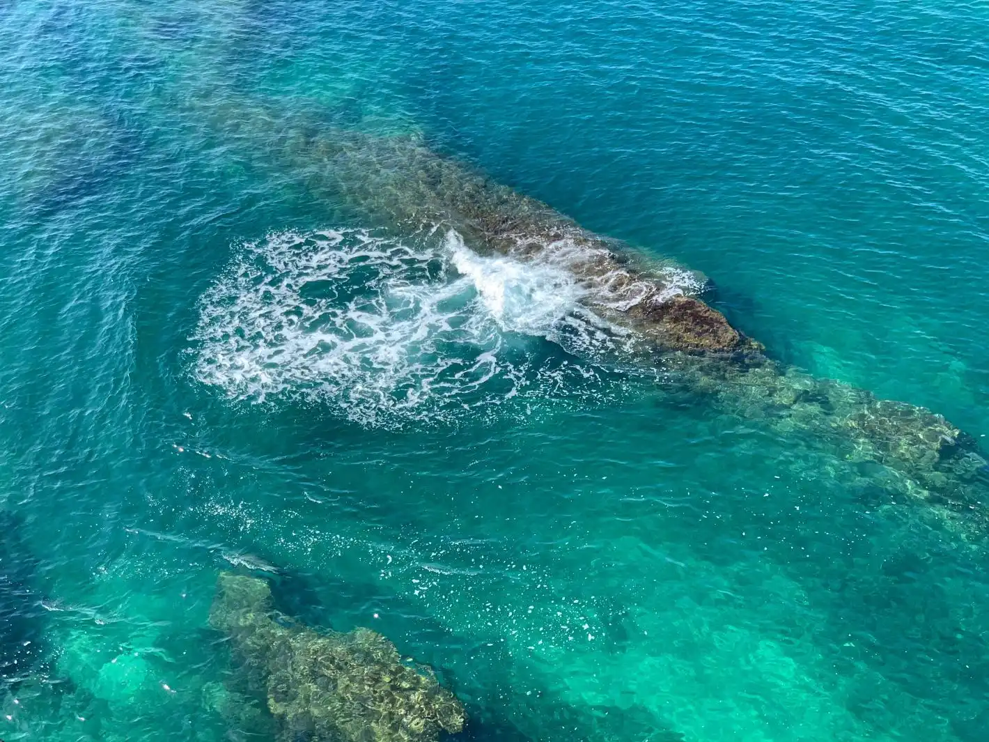 Много хора не са чували за този балкански плаж, а той има кристално чиста вода