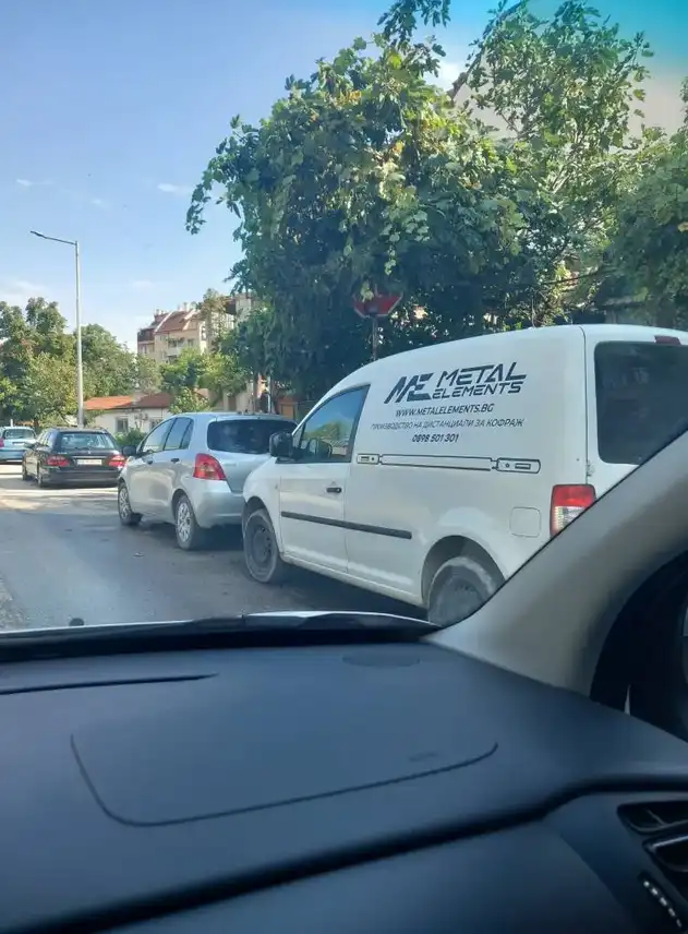Жена зад волана отнесе глоба в Пловдив, защото не е ясновидка: видя STOP-а чак след акта Снимки