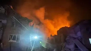 Русия удари Киев с дронове и ракети: Има загинали и хора под развалините, поразена е... Снимки