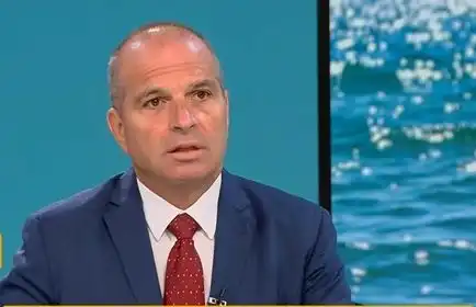 Министър Караджов избухна срещу безчинствата на Ryanair: Отвратително! Изнудва правителства!
