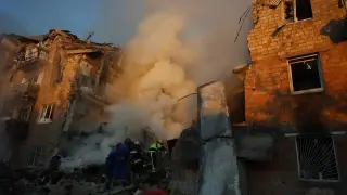 10 са вече жертвите на руския удар в Киев, има още хора под руините Видео
