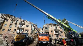 Завод на "Самсунг" и военни обекти са сред разрушенията в Киев, руснаците изстреляли близо 450 ракети и дронове