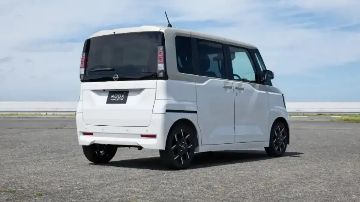 Nissan представи достъпен автомобил с богато оборудване само за $11 000 Снимки