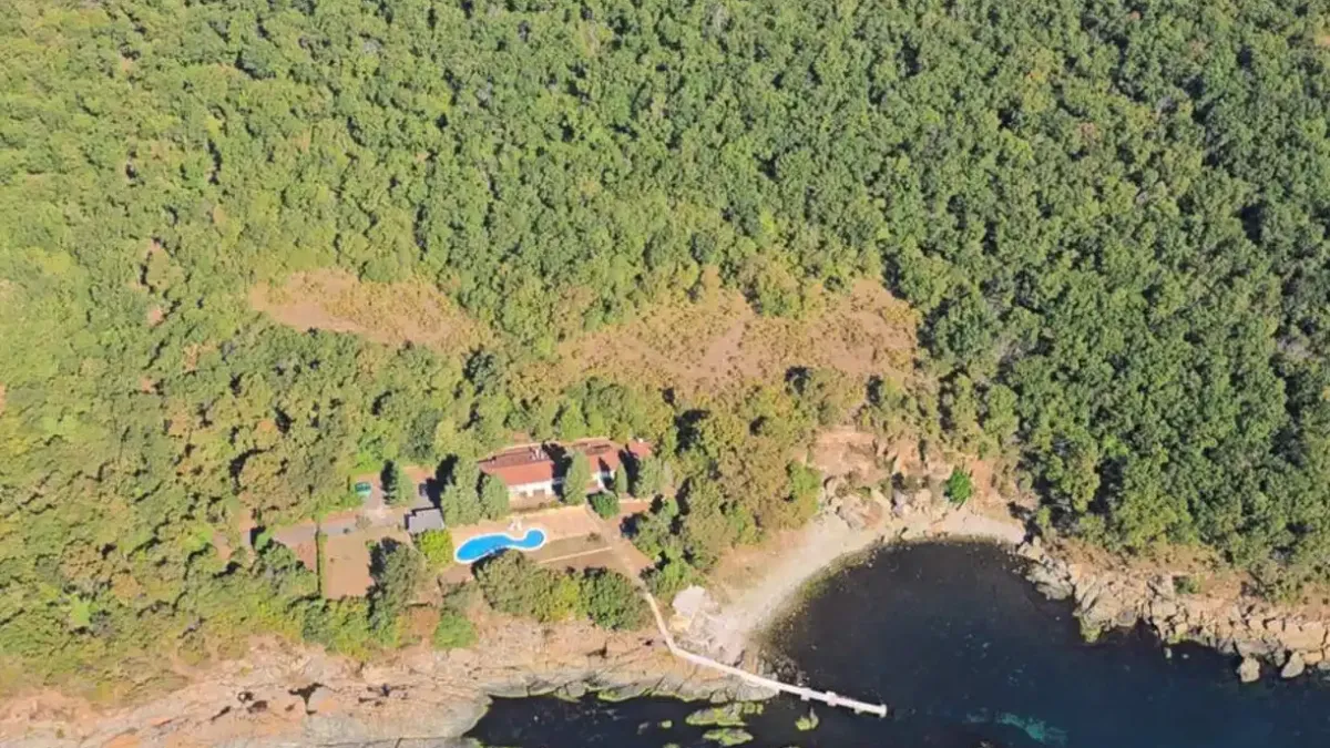 Стана ясно кой е собственикът на тайния разкошен имот край Приморско