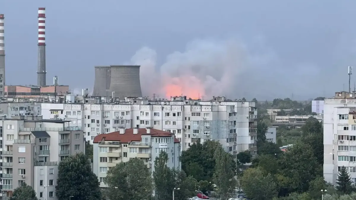 Извънредно! Огромен пожар в София Видео