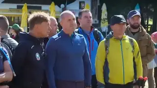 Румен Радев се качи на Черни връх и връчи златни медали Видео
