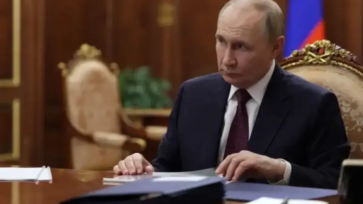 Путин започва безпрецедента визита