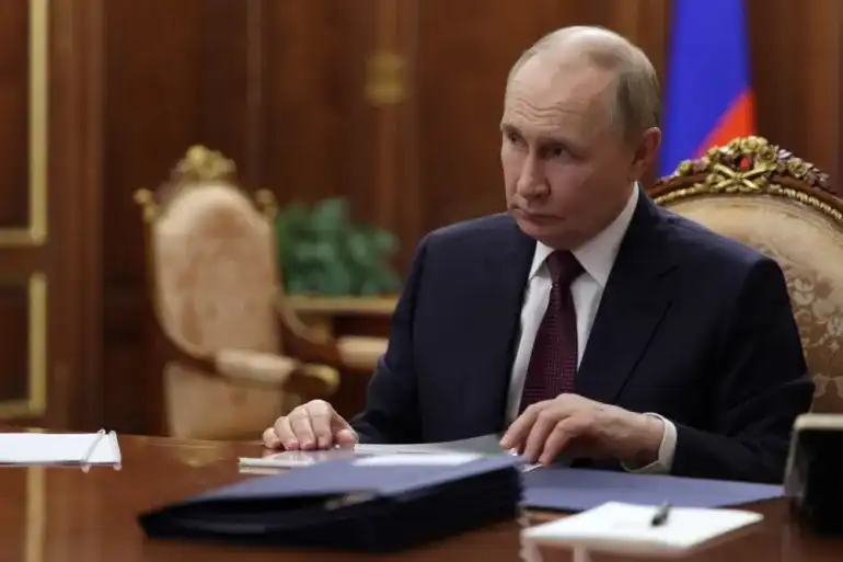 Путин започва безпрецедента визита