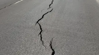 Затвориха булевард в София, след като пропадна заради строежа на метростанция Снимки