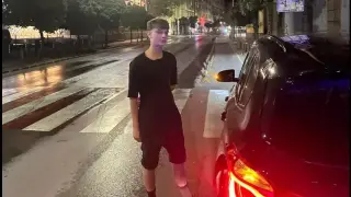 Скандално Видео 18+ с млад шофьор, каращ на райски газ, наглее пред камерата