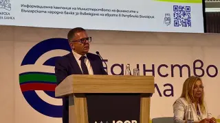 Зам.-министър Барбалов: България върви уверено към въвеждането на еврото