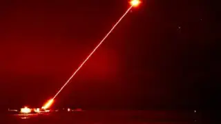 Всеки момент: Китай показва оръжието, което крие от света!