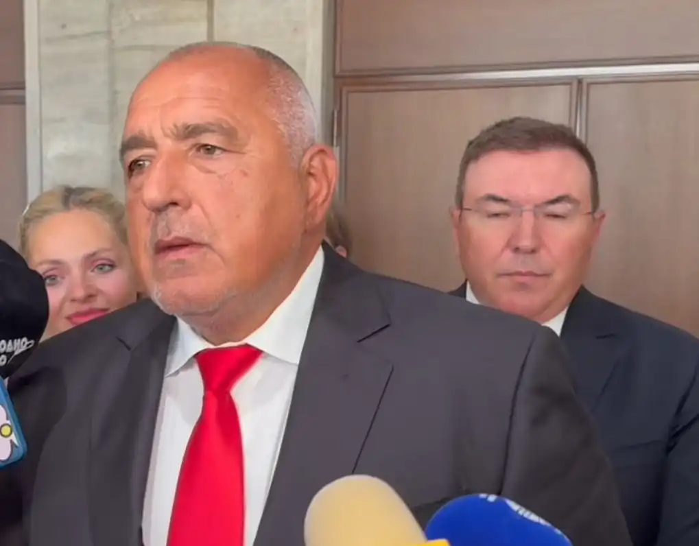 Борисов изпадна в неочаквана ситуация, коментира Паскал и гръмна: Няколко жени от ГЕРБ припаднаха заради Кирил Петков Видео