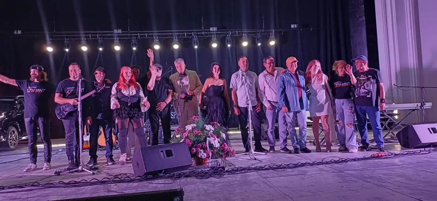 Грандиозен рок концерт събра легендите на българската сцена в Бургас Снимки