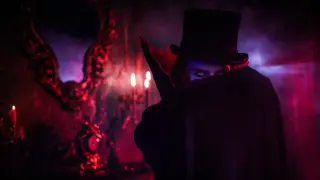 Ужасяващо! Дракула се появи във Варна, захапа турист и му...