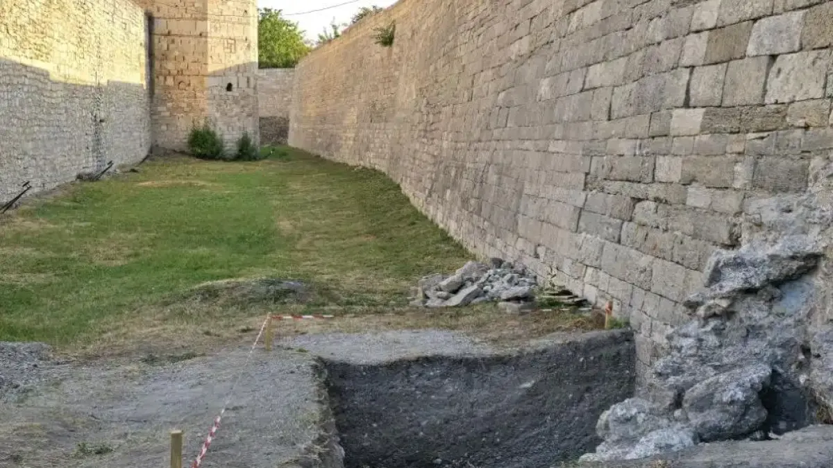 Археолози с уникално откритие в крепостния ров на Баба Вида