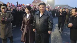 Ключов ход в Пекин: Ким Чен-ун показа пред света своята наследничка