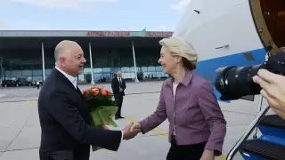 Изслушват Желязков в  НС заради драмите със самолета на Урсула БЛИЦ Live
