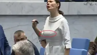 Летящата Козила втрещи с брутален гаф Документ