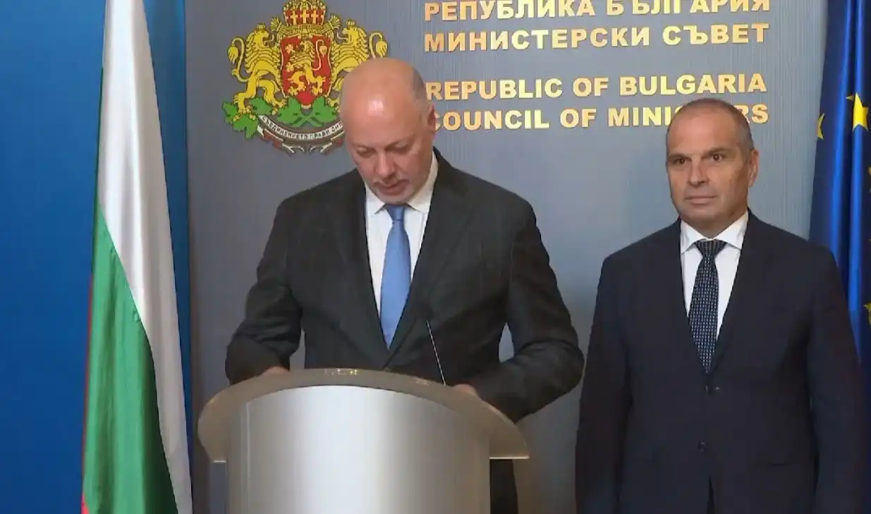 Желязков извънредно: Всичко е част от хибридна атака срещу нас, разочарован съм от ПП-ДБ