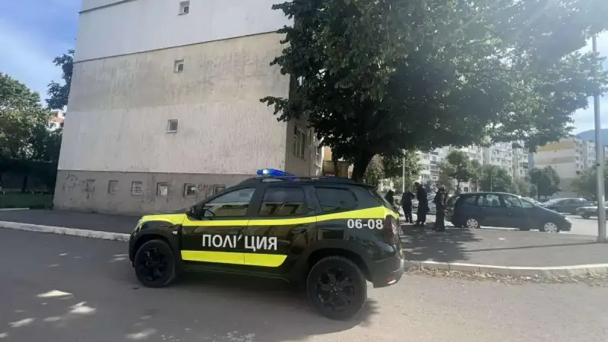 Ужасяващ инцидент със 17-годишно момиче във Враца, веднага дойде полиция и линейка Снимки