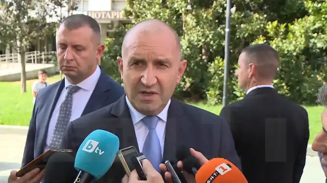 Видна наша общественичка размаза Радев
