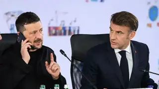 Зеленски си тръгва от Париж със сериозен военен арсенал и войски на НАТО