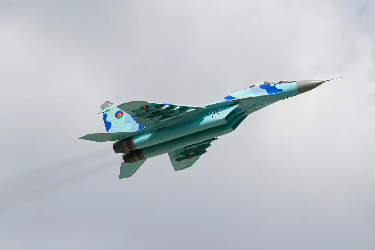 Баку доставил изтребители МиГ-29 на Киев?