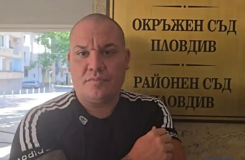 След скандала с момчето-куче в мола: Тошо Куката става нов човек