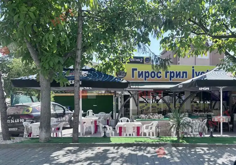 Ето каква ще е глобата за ресторантьора, погнал инспектори с брадва