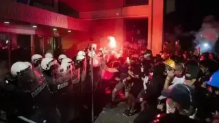 След погрома в Нови Сад - Вучич се репчи на Брюксел: Не се страхувам от вас, ни най-малко!