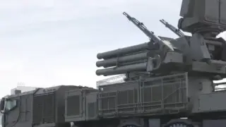 Вучич вади оръжия от Франция, Израел, Китай и Русия на голям парад в Белград