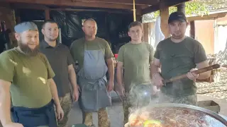 Бограч: Храната, която поддържа духа на украинските войници на фронта Снимки