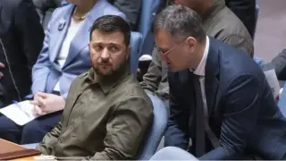 Corriere della Sera: Трус в Украйна! Кулеба избяга от страната и скочи мощно на Зеленски, но после...