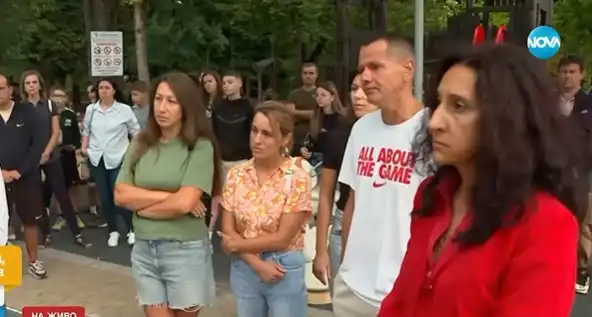 Ромчета пребиха деца в Ботевград, родителите им разказаха за адската вечер: Унижавали са ги, плюли са ги и... Снимки