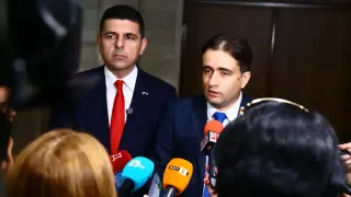 Розовите сънища на "Промяната" за 121 депутати и детската мечта на Иво Мирчев за машинно гласуване, докато Радев си готви алиби