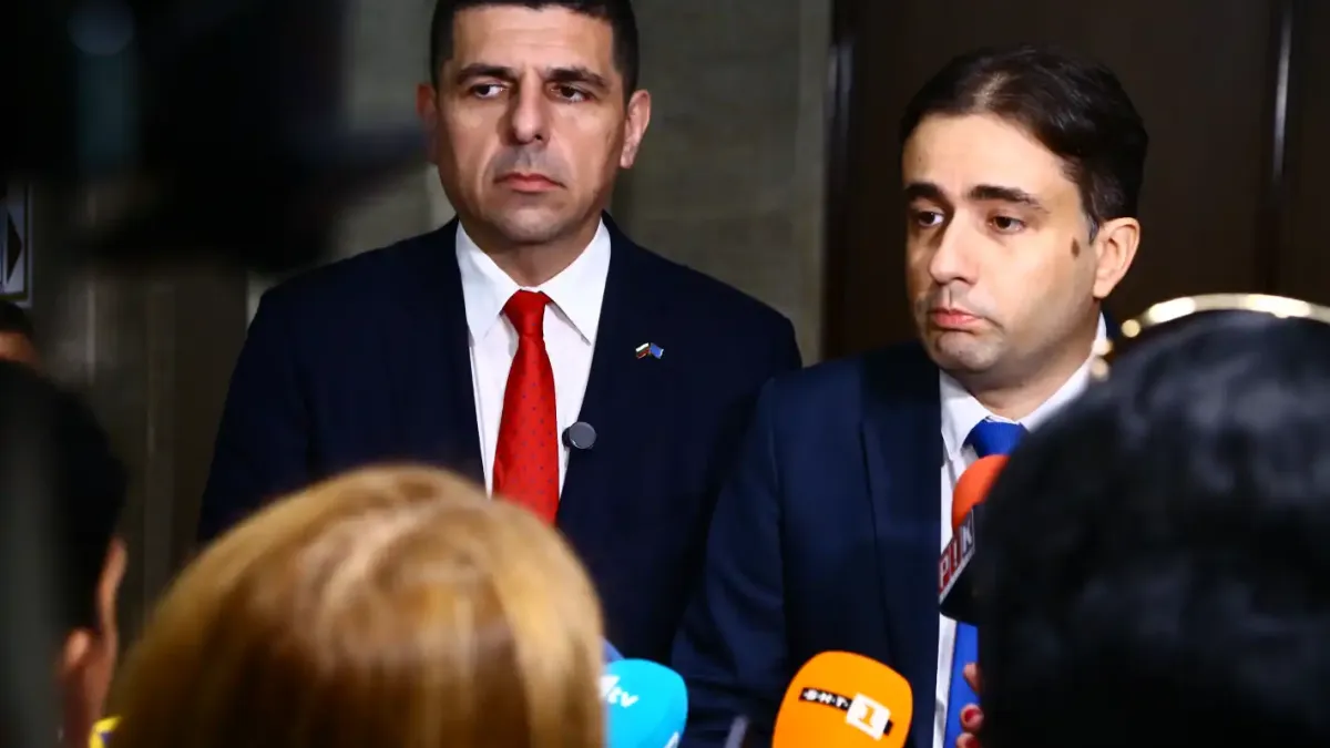 Мирчев и Божанов, изпълнихте поръчката на Радев!