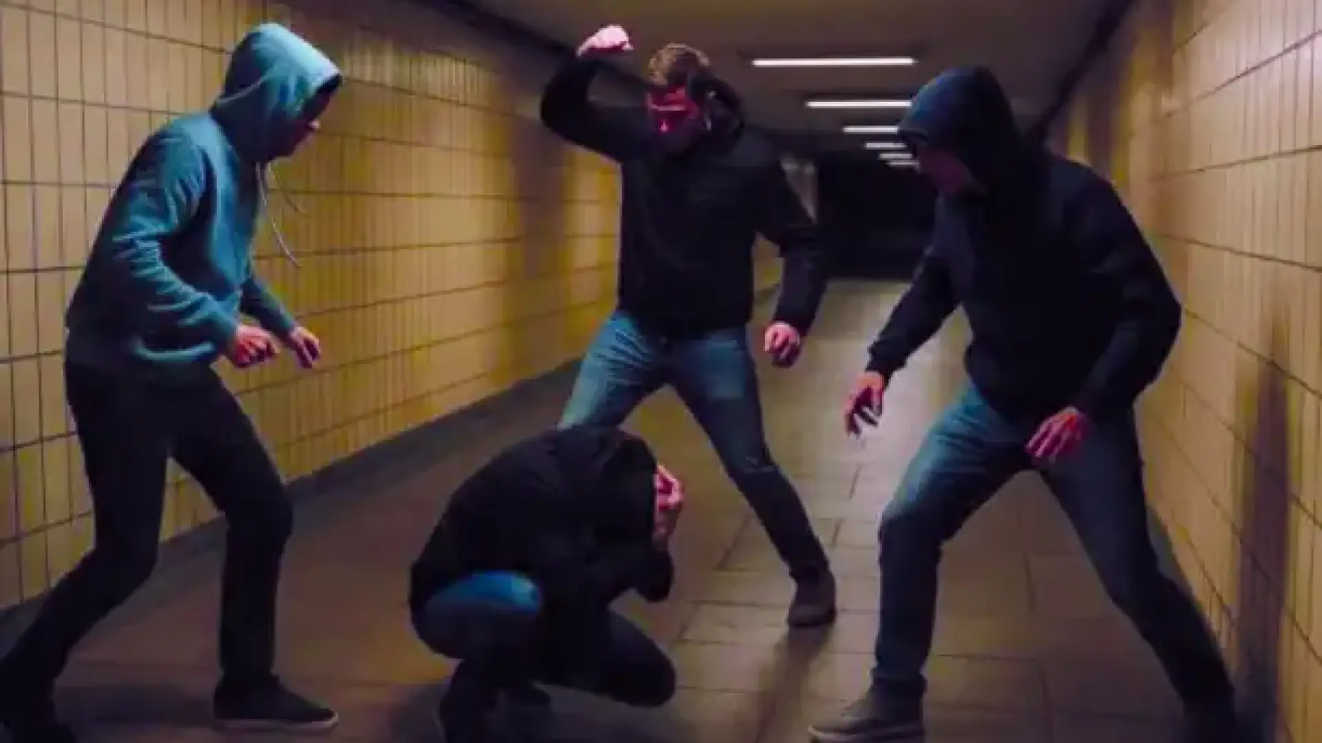 Ще унищожат ли "локалите" и мигрантите българския елит?