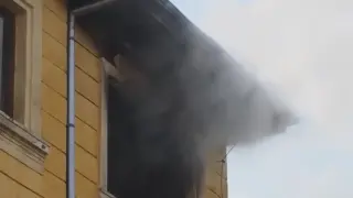 На косъм от трагедия в Сливен, млада жена е спасена от огнеборци Видео