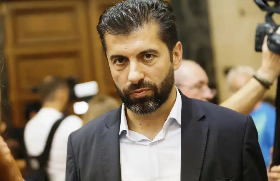 Кирил Петков прецакал ген. Атанасов, за да набута секретаря си в ДАНС