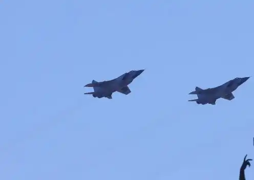 Руски МиГ-31 с хиперзвукови балистични ракети са прелетели над Баренцово море