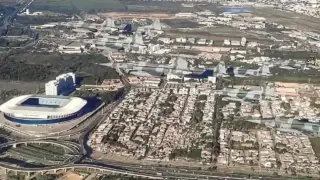 Оптична илюзия със самолети в небето постави мрежата в ступор Видео