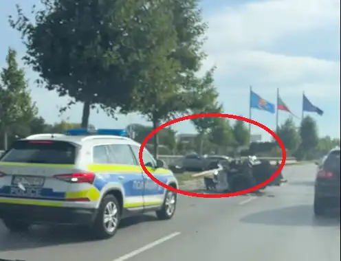 Извънредна ситуация и смразяваща гледка в София: Автомобил се разцепи, разхвърчаха се крайници Видео 18+