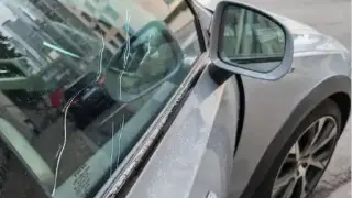 Откриха стрелба по колата на евродепутат Снимка