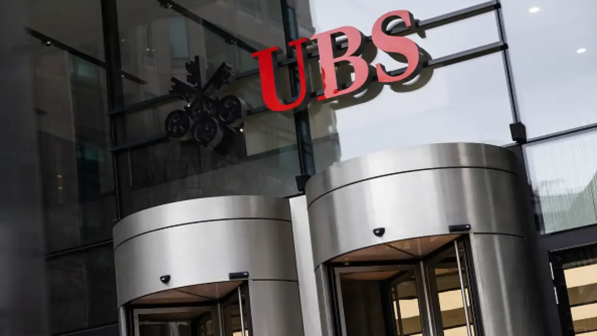 Финансов трус: Най-голямата швейцарска банка UBS заплаши да премести централата си в САЩ