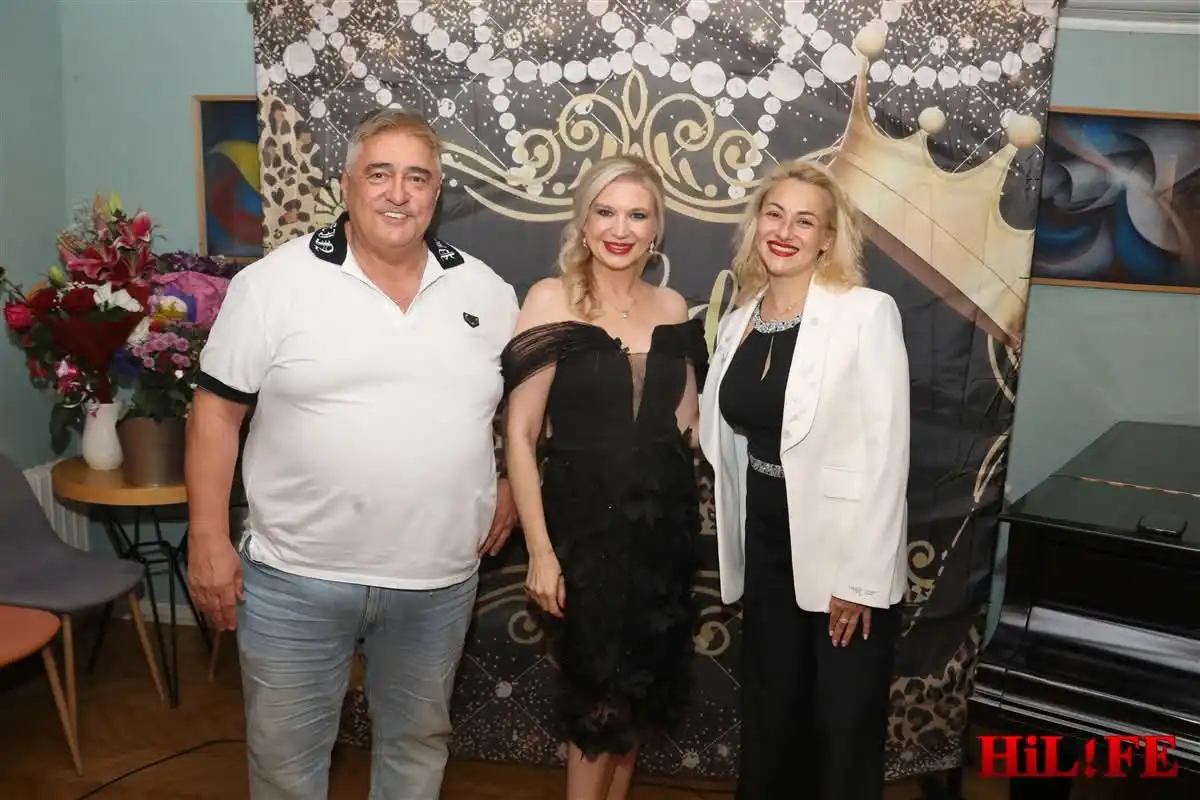 Нина Хамилтън отпразнува рождения си ден с кауза в подкрепа на майчинството Снимки